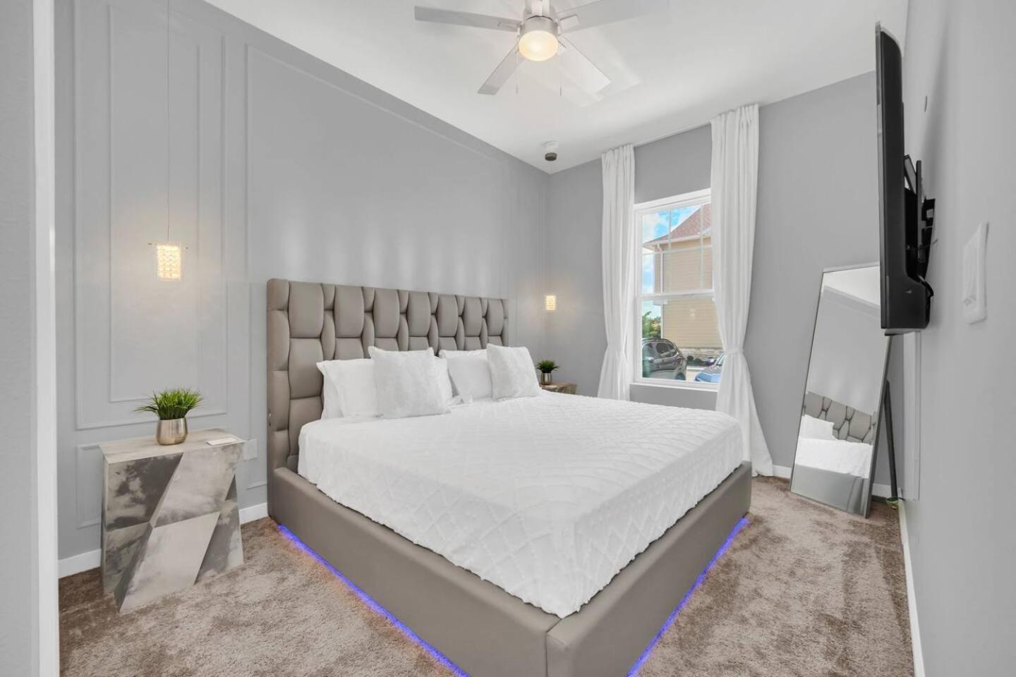 5 Bd 5ba Themed House Near *