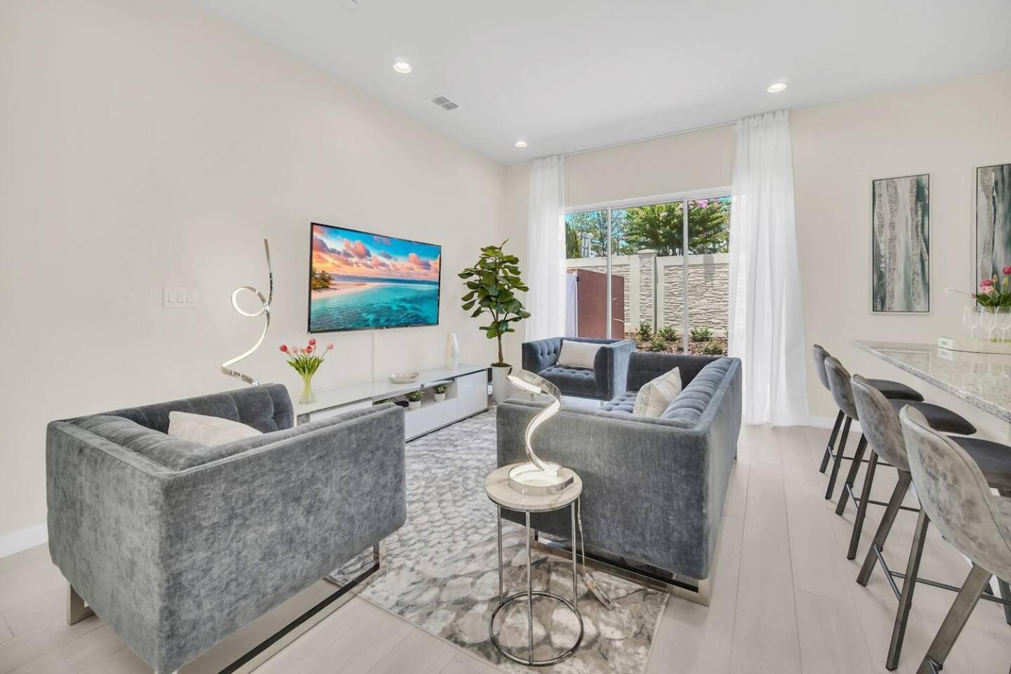 5 Bd 5ba Themed House Near Holiday home