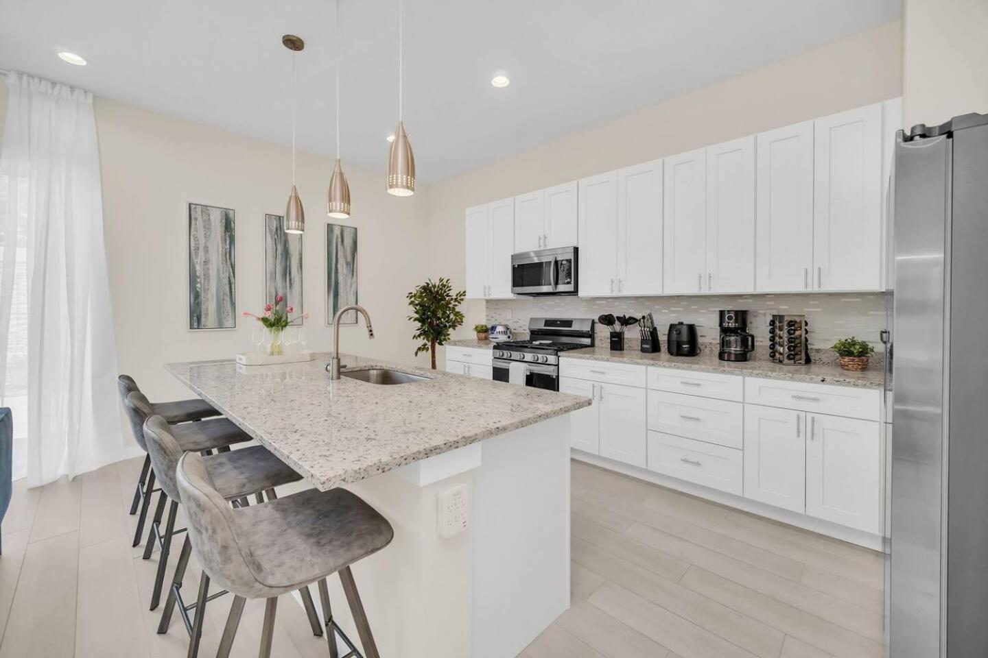Holiday home 5 Bd 5ba Themed House Near