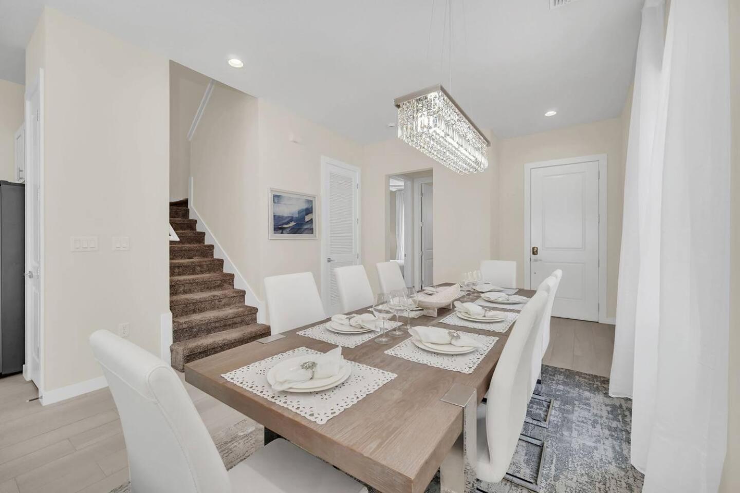 5 Bd 5ba Themed House Near